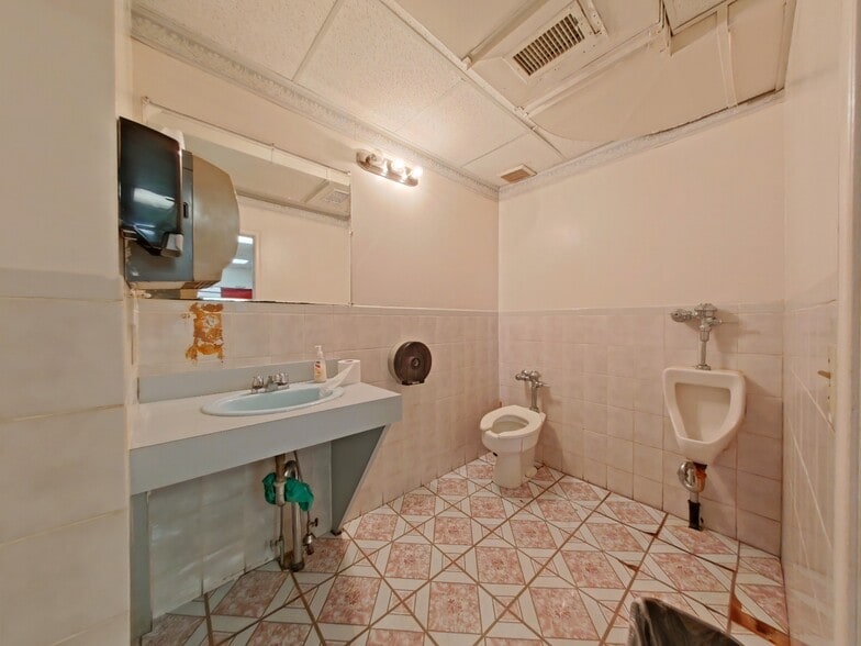 More Photos Of 3914 N 6th St, Philadelphia Religious Facility For Sale