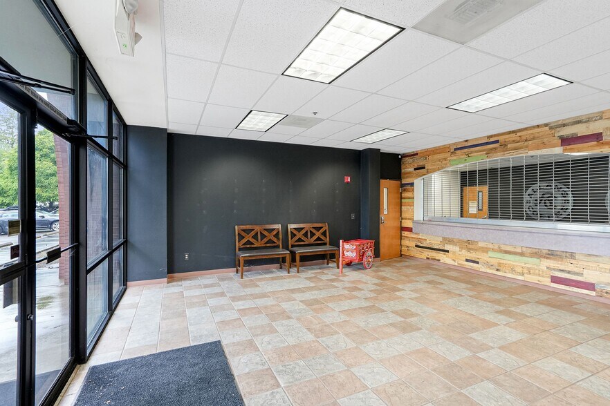 More Photos Of 1852 Fescue St SE, Albany Office For Sale
