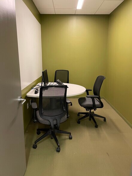 More Photos Of 49 W Maryland St, Indianapolis Storefront For Lease