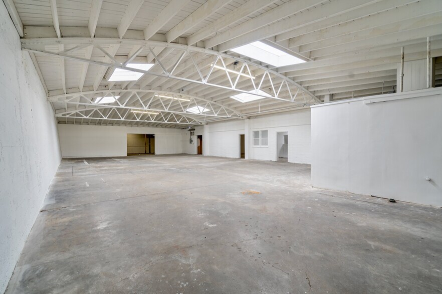 More Photos Of 317 National City Blvd, National City Storefront Retail Office For Lease