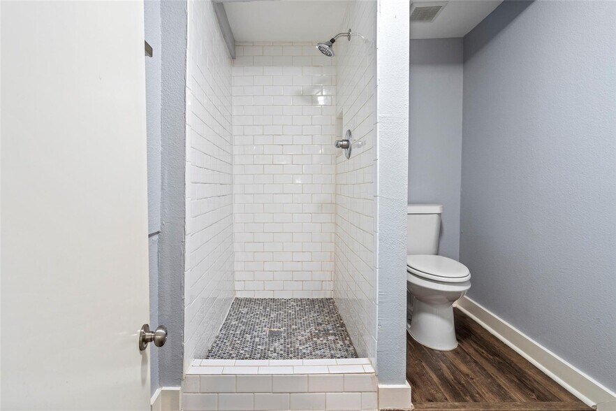 More Photos Of 4630 Woodside St, Houston Apartments For Sale