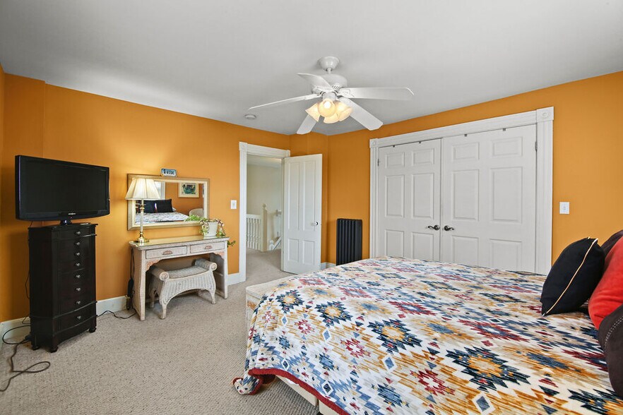 More Photos Of 18 Elm St, Rocky Hill Office Residential For Sale