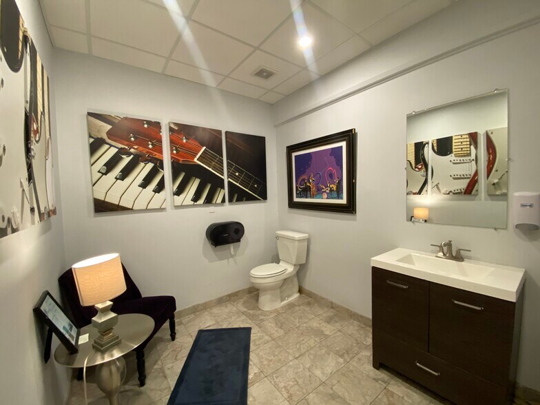 More Photos Of 524 Eaton St, Key West Loft Creative Space For Lease