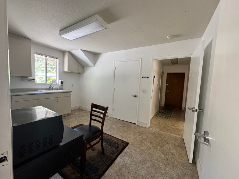 More Photos Of 13350 Big Basin Way, Boulder Creek Medical For Lease