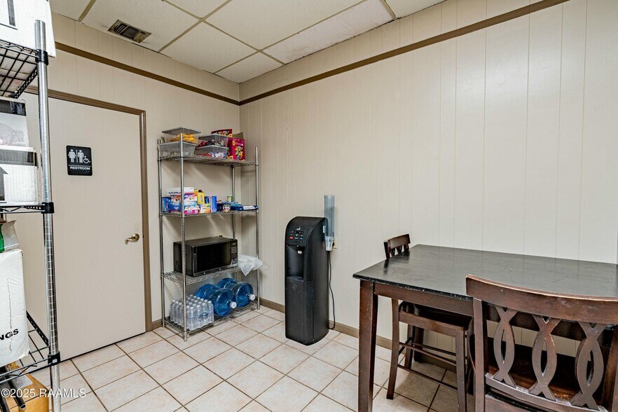 More Photos Of 1312 W Admiral Doyle Dr, New Iberia Industrial For Sale