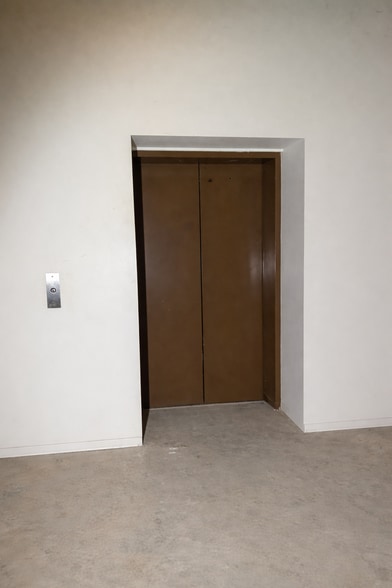 More Photos Of 610 Wood St, Pittsburgh Storefront Retail Office For Lease