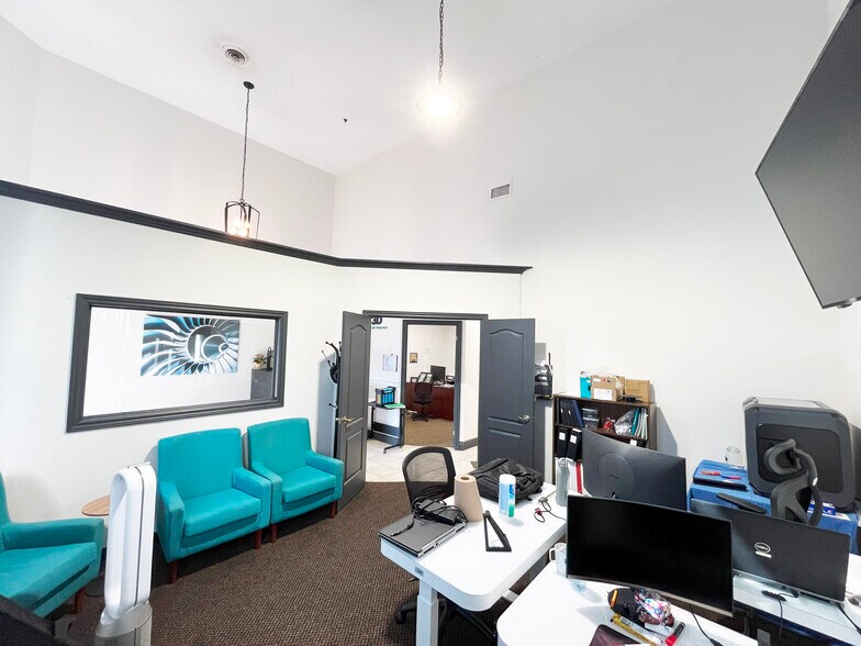 More Photos Of 5100 S Service Rd, Burlington Office For Lease