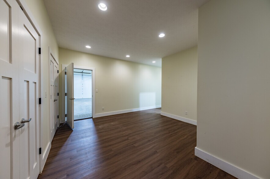 More Photos Of 145 School Rd, Mount Morris Office For Sale