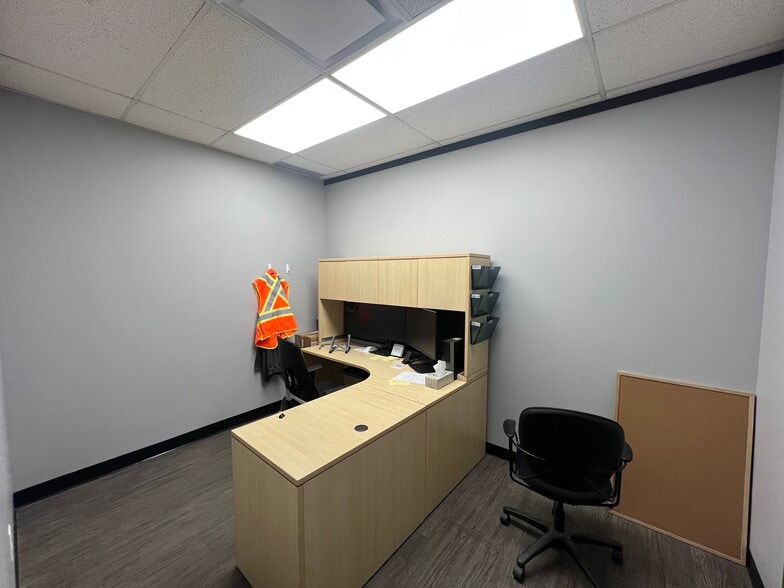 More Photos Of 16303-16321 132 Av NW, Edmonton Warehouse For Lease