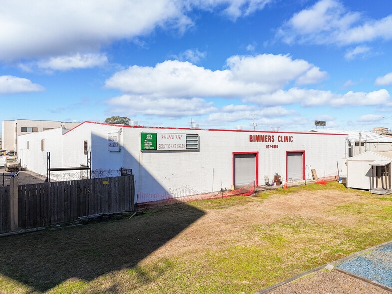 Primary Photo Of 3212 26th St, Metairie Auto Repair For Sale