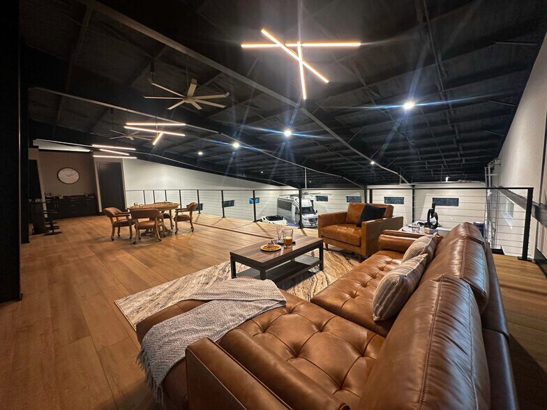 More Photos Of 1211 O Reilly Dr, Lakeway Showroom For Sale