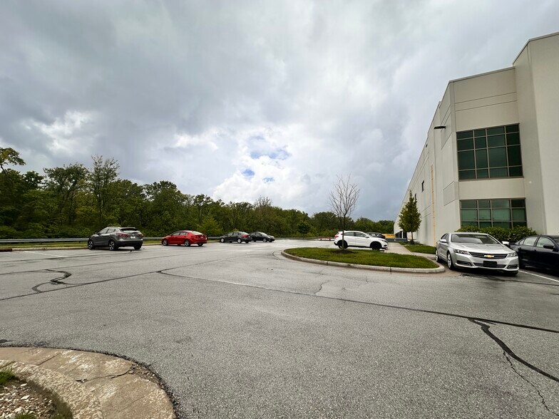 More Photos Of 5325 Seerley Rd, Indianapolis Distribution For Lease