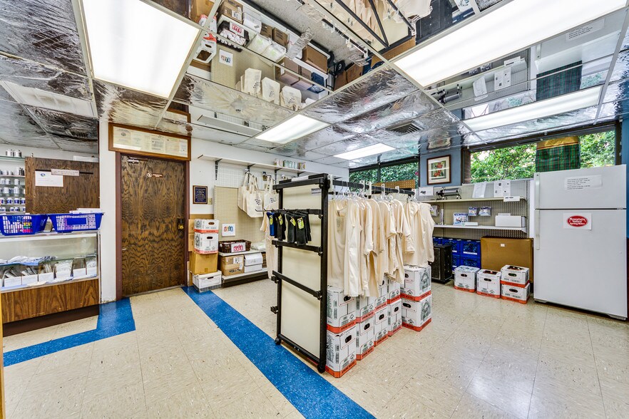 More Photos Of 8345 Walnut Hill Ln, Dallas Medical For Sale