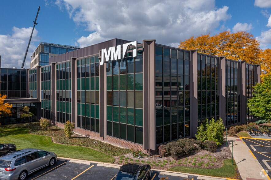 More Photos Of 903 Commerce Dr, Oak Brook Office For Lease