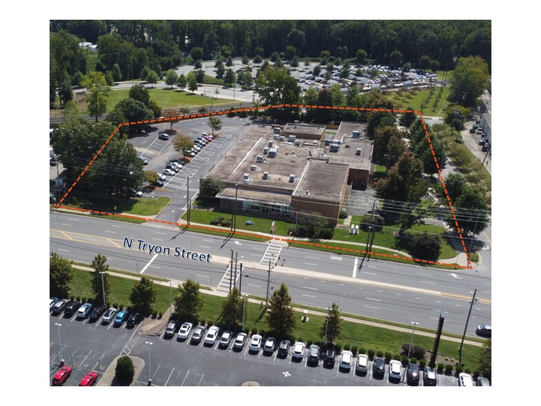 Primary Photo Of 5500 N Tryon St, Charlotte Schools For Lease