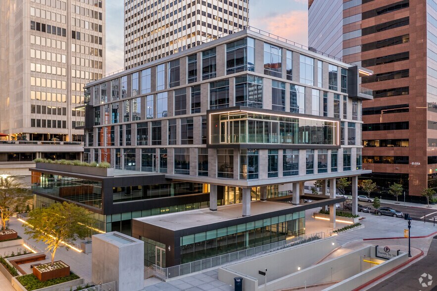 More Photos Of 450 B St, San Diego Office For Lease