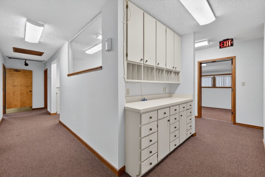 More Photos Of 708 Lee St, Leesburg Office For Lease