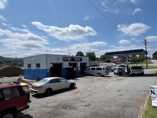 More Photos Of 401 US-70, Connelly Springs General Retail For Sale