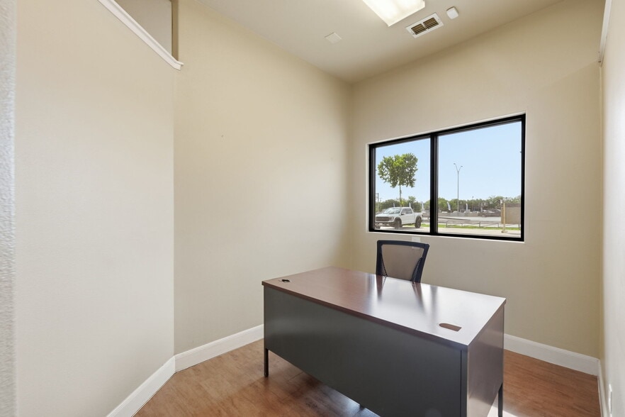 More Photos Of 5407 Interstate 35 Access Rd, San Antonio Land For Lease