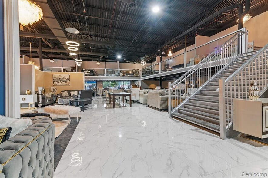 More Photos Of 29901 Ford Rd, Garden City Storefront For Lease