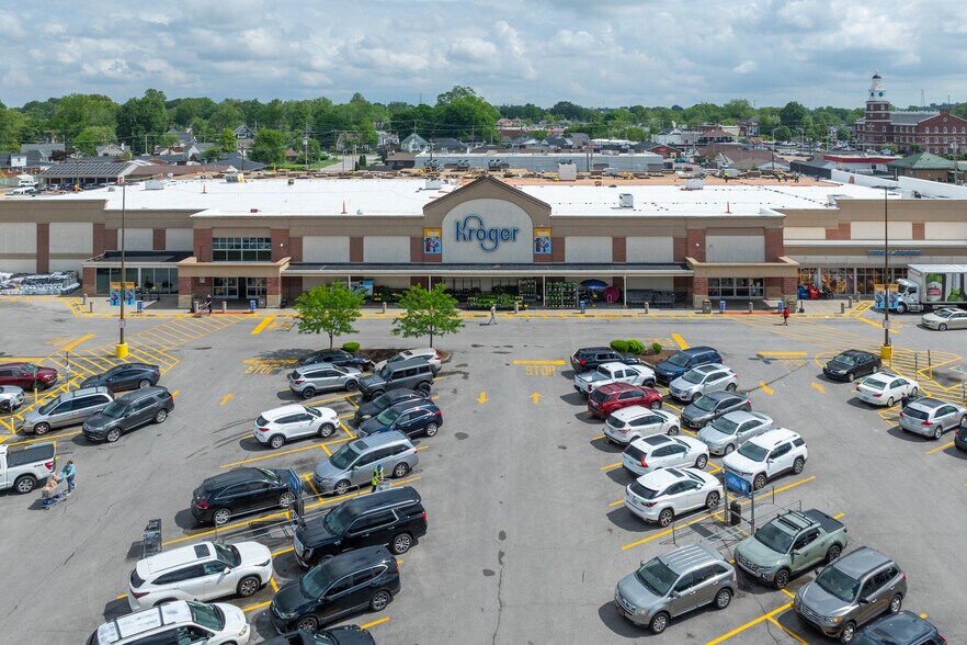 Primary Photo Of 2630 Frederica St, Owensboro Supermarket For Lease