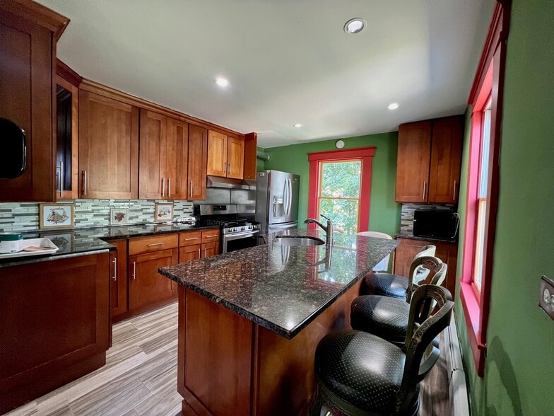 More Photos Of 91 Green St, Huntington Office Residential For Sale