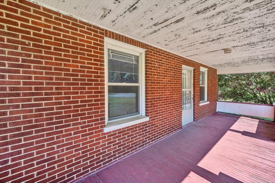 More Photos Of 5422 Franklin Rd SW, Roanoke Office For Sale