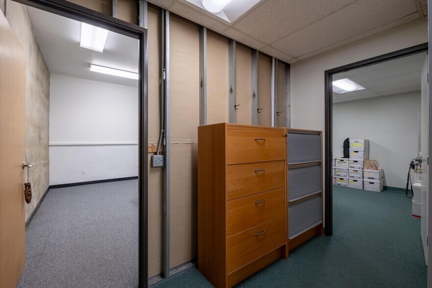 More Photos Of 22809 Lockness Ave, Torrance Warehouse For Sale