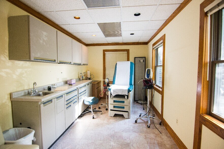More Photos Of 175 Fairfield Ave, West Caldwell Medical For Sale
