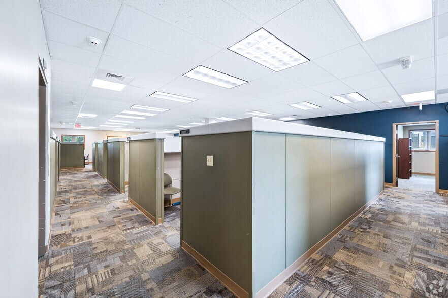 More Photos Of 2709 McGraw Dr, Bloomington Office Residential For Sale