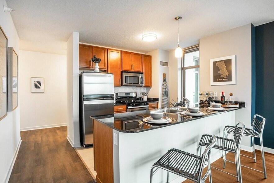 More Photos Of 555 W Kinzie St, Chicago Multifamily For Sale