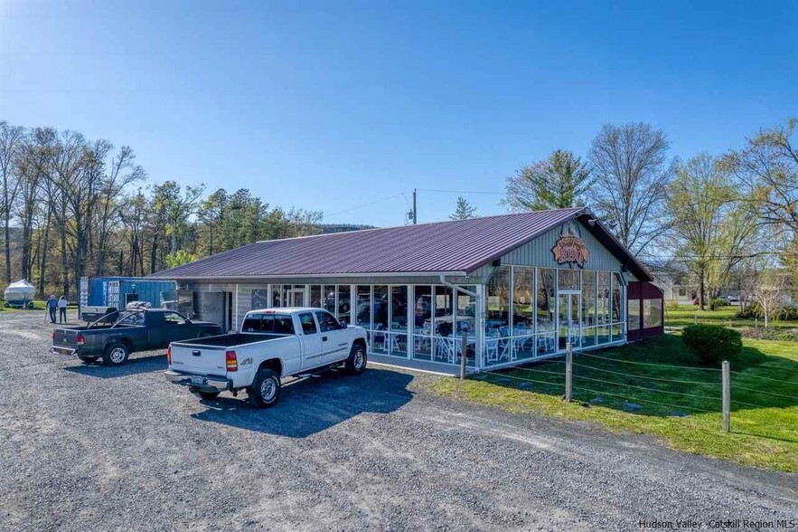 Primary Photo Of 963 Kings Hwy, Saugerties Restaurant For Sale