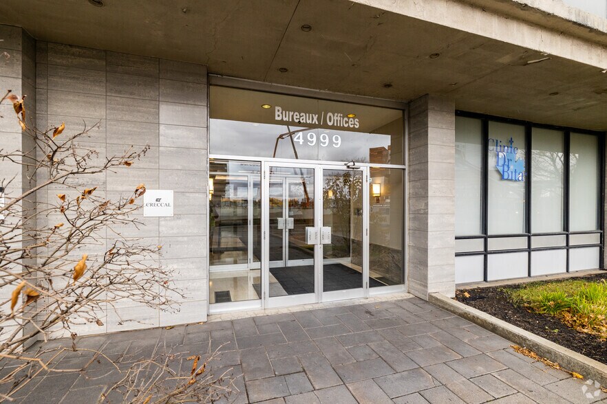 More Photos Of 4999 Rue Sainte-Catherine O, Westmount Apartments For Lease