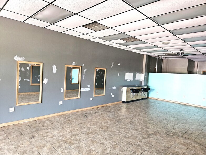 More Photos Of 1344-1358 E Bristol Rd, Burton Freestanding For Lease