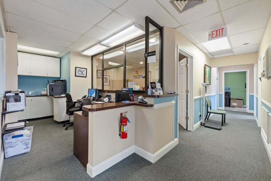 More Photos Of 2616 Sherwood Hall Ln, Alexandria Medical For Sale