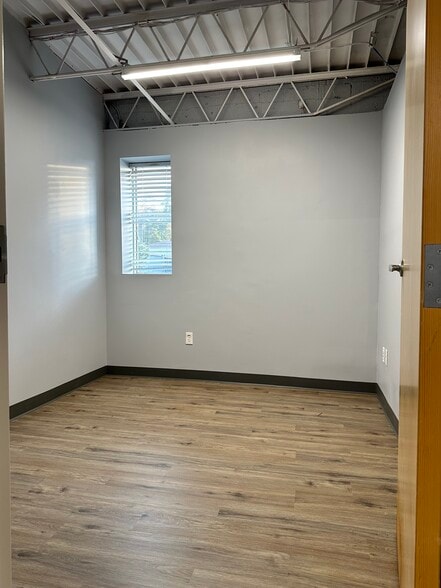 More Photos Of 53 Hancock St, Stratford Manufacturing For Lease