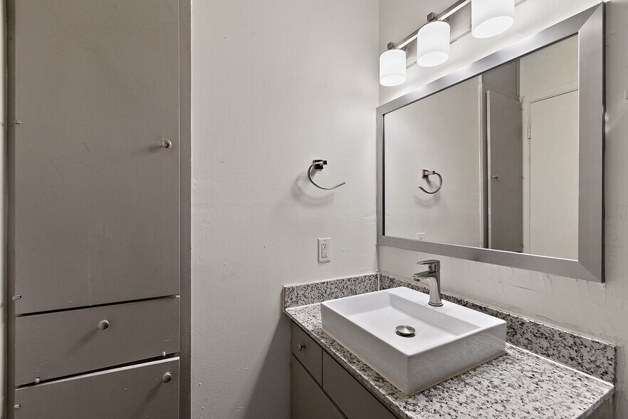 More Photos Of , Austin Multifamily For Sale