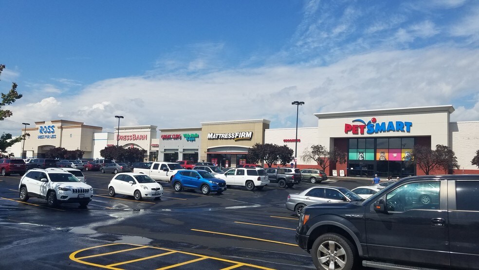 More Photos Of 15533-15607 E Broadway Ave, Veradale Unknown For Lease