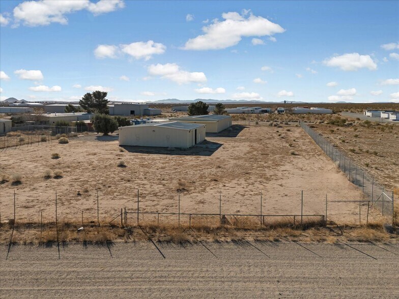 More Photos Of 6288 Curtis Pl, California City Warehouse For Sale