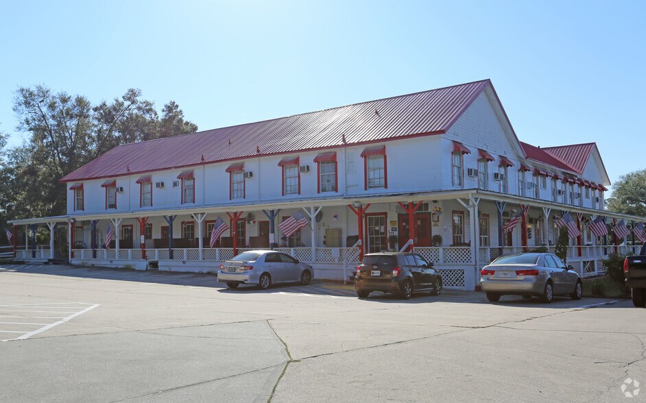 More Photos Of 300 S Volusia Ave, Orange City Hotel For Lease