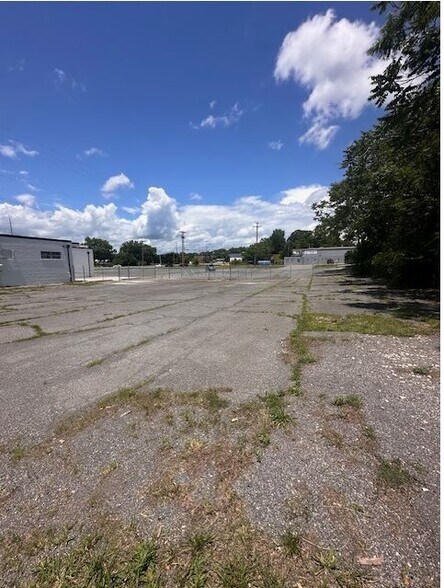 More Photos Of 315 24th St NW, Roanoke Land For Lease