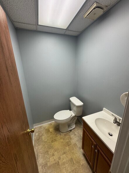 More Photos Of 1724-1742 E Ridge Rd, Rochester Medical For Sale
