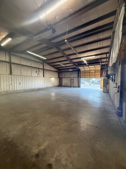 More Photos Of 3861 US-54, Linn Creek Industrial For Lease
