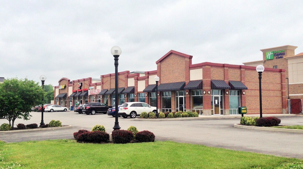 More Photos Of 12175 N Executive Dr, Edinburgh Bank For Lease