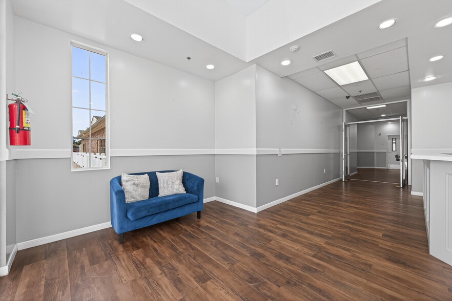 More Photos Of 8525 Queenston Blvd, Houston Freestanding For Sale