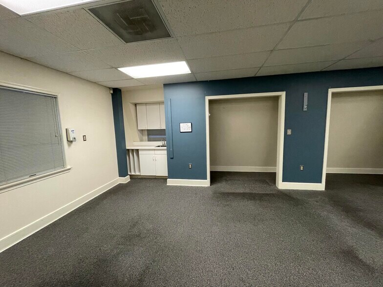 More Photos Of 11325 Pembrooke Sq, Waldorf Medical For Sale