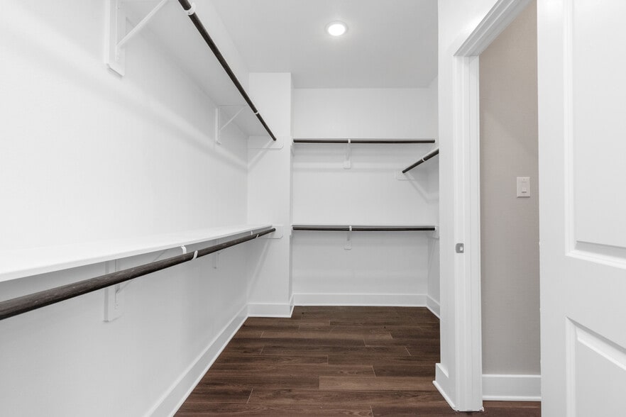 More Photos Of 10603 CASCADE CREEK DR, Rosharon Multifamily For Sale