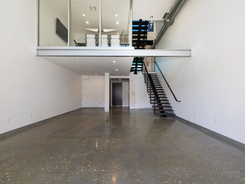 More Photos Of 215-237 California St, El Segundo Loft Creative Space For Lease