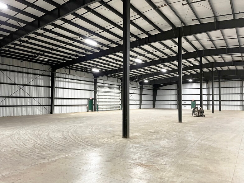 More Photos Of 427 SW Wood St, Hillsboro Warehouse For Lease