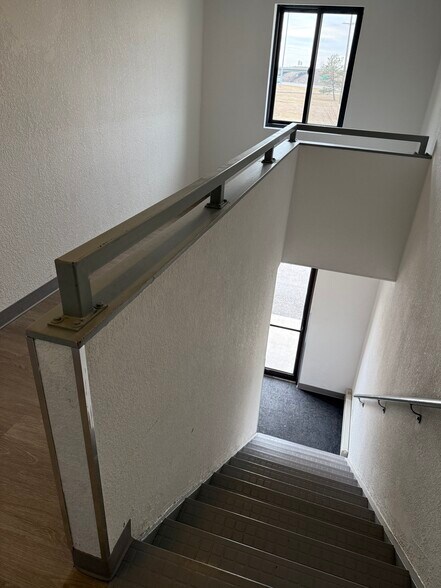 More Photos Of 2331 S Cedar St, Ottawa Apartments For Sale